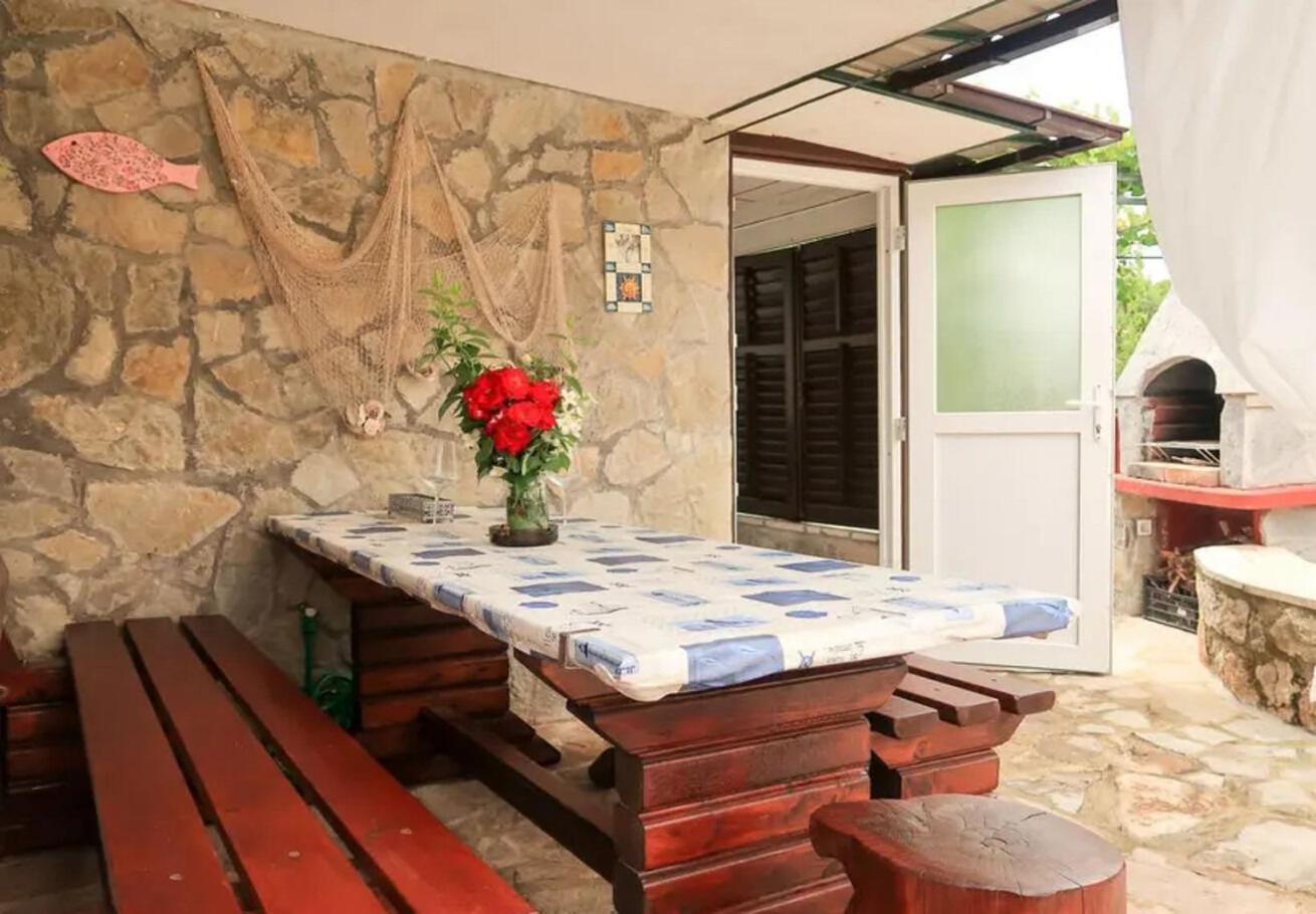 Holiday Home Ana- With Pool Kornić Exterior foto